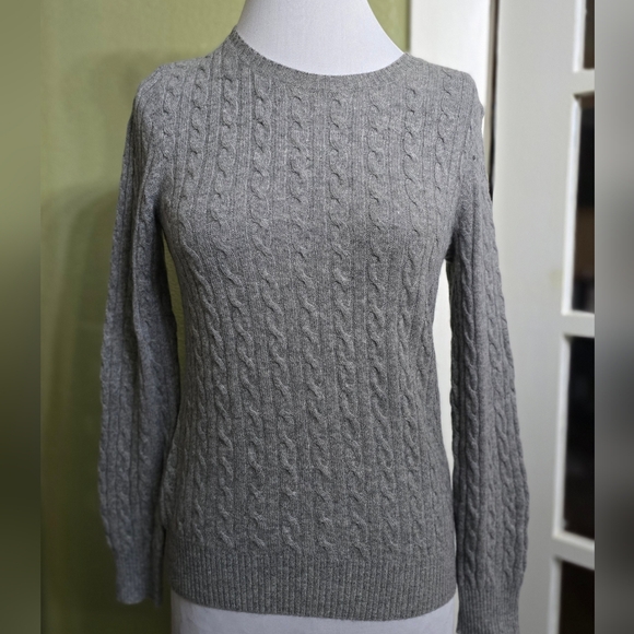 100% Cashmere Sweater - Picture 2 of 10